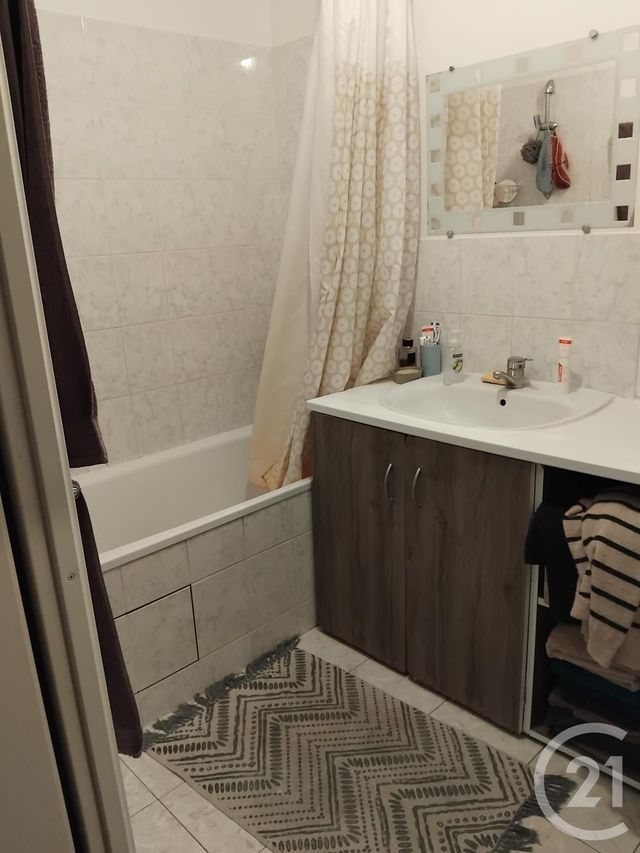 Appartement F3 à vendre - 3 pièces - 60.87 m2 - ORLEANS - 45 - CENTRE - Century 21 Néré Immobilier