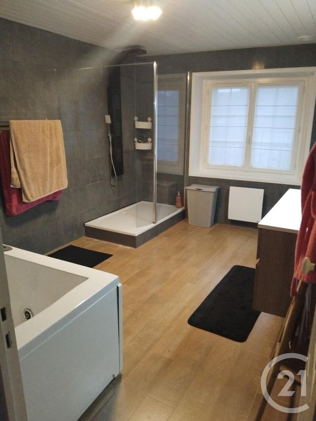 Appartement à vendre - 5 pièces - 116.23 m2 - MAREAU AUX PRES - 45 - CENTRE - Century 21 Néré Immobilier