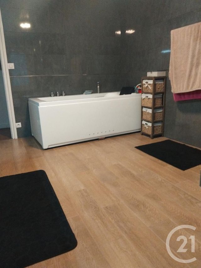 Appartement à vendre - 5 pièces - 116.23 m2 - MAREAU AUX PRES - 45 - CENTRE - Century 21 Néré Immobilier