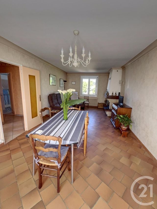 maison à vendre - 4 pièces - 88.91 m2 - ST HILAIRE ST MESMIN - 45 - CENTRE - Century 21 Néré Immobilier